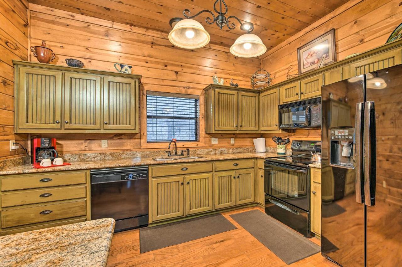 Broken Bow Cabin With Deck, Hot Tub And Fire Pit! מראה חיצוני תמונה